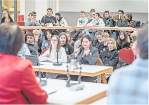 Schüler:innen fordern mehr Solardächer